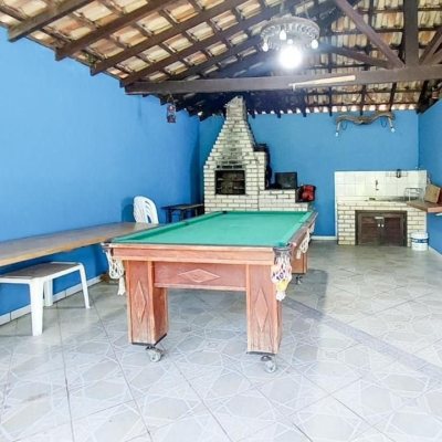 Casa Residencial com 160m², 3 quartos (sendo 1 suíte), 2 garagens, no bairro Rio Tavares em Florianópolis