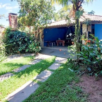 Casa Residencial com 160m², 3 quartos (sendo 1 suíte), 2 garagens, no bairro Rio Tavares em Florianópolis