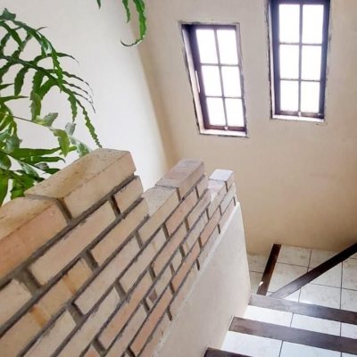 Casa Residencial com 160m², 3 quartos (sendo 1 suíte), 2 garagens, no bairro Rio Tavares em Florianópolis