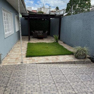 Casa Residencial com 99m², 3 quartos, 1 suíte, 2 garagens, no bairro Capoeiras em Florianópolis