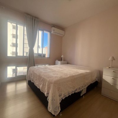 Apartamentos com 40m², 1 quarto, no bairro Centro em Florianópolis