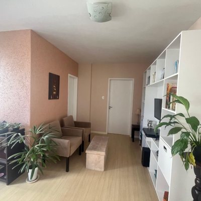 Apartamentos com 40m², 1 quarto, no bairro Centro em Florianópolis
