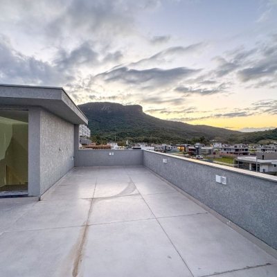 Casa em Condomínio com 339m², 4 quartos, 4 suítes, 4 garagens, no bairro Pedra Branca em Palhoça