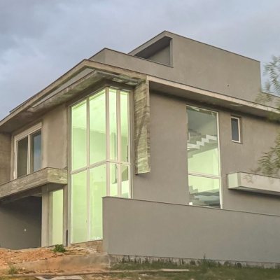 Casa em Condomínio com 339m², 4 quartos, 4 suítes, 4 garagens, no bairro Pedra Branca em Palhoça