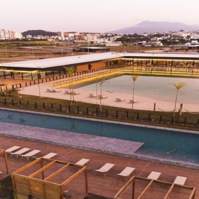 Casa em Condomínio com 174m², 3 quartos, 1 suíte, 4 garagens, no bairro Pedra Branca em Palhoça