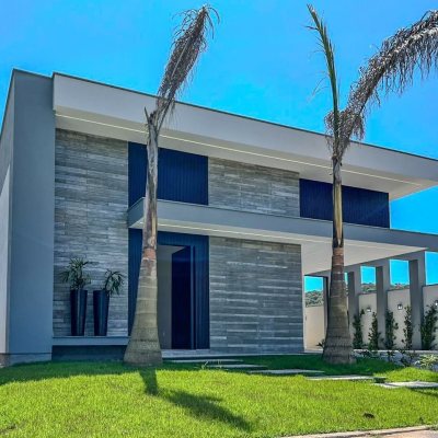 Casa em Condomínio com 174m², 3 quartos, 1 suíte, 4 garagens, no bairro Pedra Branca em Palhoça