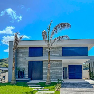 Casa em Condomínio com 174m², 3 quartos, 1 suíte, 4 garagens, no bairro Pedra Branca em Palhoça