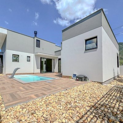 Casa em Condomínio com 174m², 3 quartos, 1 suíte, 4 garagens, no bairro Pedra Branca em Palhoça