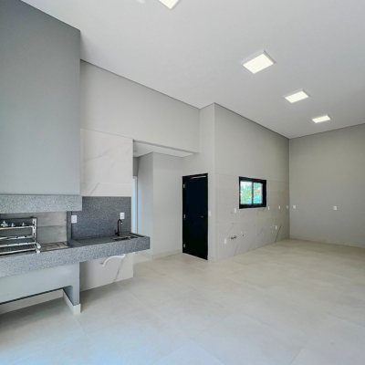 Casa em Condomínio com 174m², 3 quartos, 1 suíte, 4 garagens, no bairro Pedra Branca em Palhoça