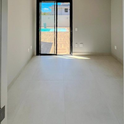 Casa em Condomínio com 174m², 3 quartos, 1 suíte, 4 garagens, no bairro Pedra Branca em Palhoça