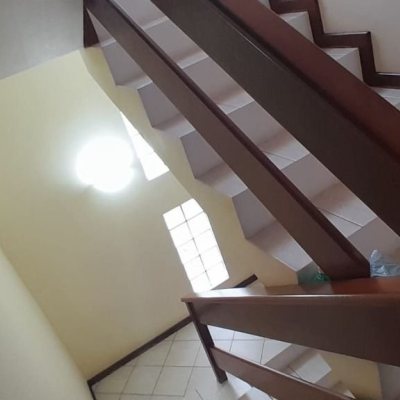 Casa Residencial com 314m², 4 quartos, 2 suítes, 4 garagens, no bairro Trindade em Florianópolis