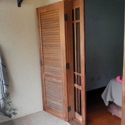 Casa Residencial com 314m², 4 quartos, 2 suítes, 4 garagens, no bairro Trindade em Florianópolis