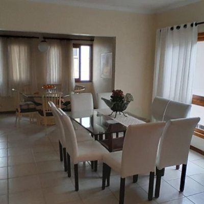 Casa Residencial com 314m², 4 quartos, 2 suítes, 4 garagens, no bairro Trindade em Florianópolis