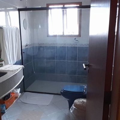 Casa Residencial com 314m², 4 quartos, 2 suítes, 4 garagens, no bairro Trindade em Florianópolis