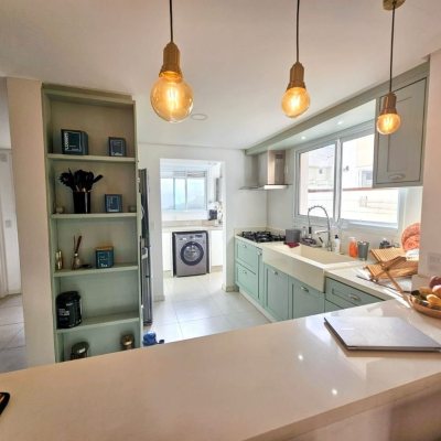 Casa em Condomínio com 101m², 3 quartos, 1 suíte, 2 garagens, no bairro Morro das Pedras em Florianópolis