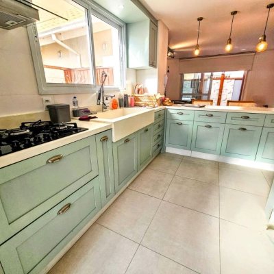 Casa em Condomínio com 101m², 3 quartos, 1 suíte, 2 garagens, no bairro Morro das Pedras em Florianópolis