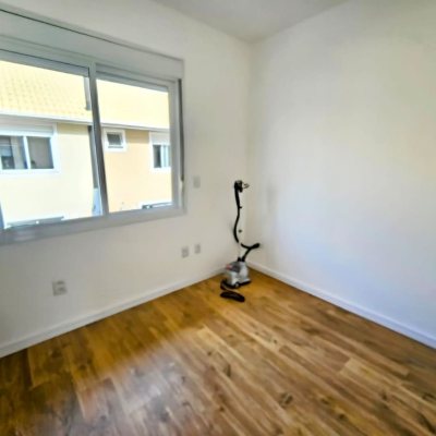 Casa em Condomínio com 101m², 3 quartos, 1 suíte, 2 garagens, no bairro Morro das Pedras em Florianópolis