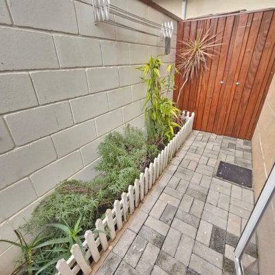 Casa em Condomínio com 101m², 3 quartos, 1 suíte, 2 garagens, no bairro Morro das Pedras em Florianópolis