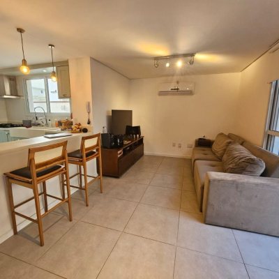 Casa em Condomínio com 101m², 3 quartos, 1 suíte, 2 garagens, no bairro Morro das Pedras em Florianópolis