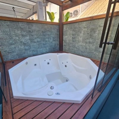 Casa em Condomínio com 101m², 3 quartos, 1 suíte, 2 garagens, no bairro Morro das Pedras em Florianópolis