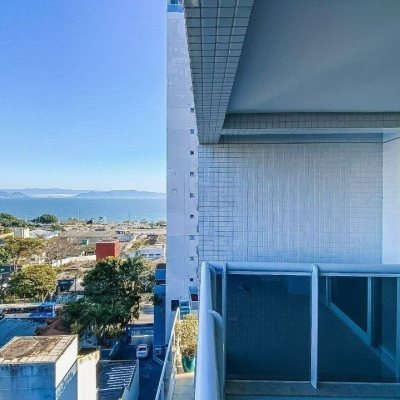 Apartamentos com 95m², 3 quartos, 1 suíte, 2 garagens, no bairro Agronômica em Florianópolis