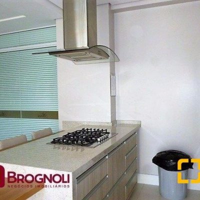 Apartamentos com 95m², 3 quartos, 1 suíte, 2 garagens, no bairro Agronômica em Florianópolis