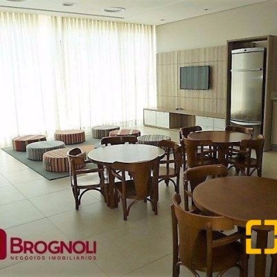Apartamentos com 95m², 3 quartos, 1 suíte, 2 garagens, no bairro Agronômica em Florianópolis