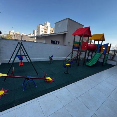 Apartamentos com 95m², 3 quartos, 1 suíte, 2 garagens, no bairro Agronômica em Florianópolis