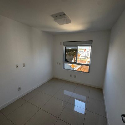 Apartamentos com 95m², 3 quartos, 1 suíte, 2 garagens, no bairro Agronômica em Florianópolis