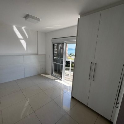 Apartamentos com 95m², 3 quartos, 1 suíte, 2 garagens, no bairro Agronômica em Florianópolis