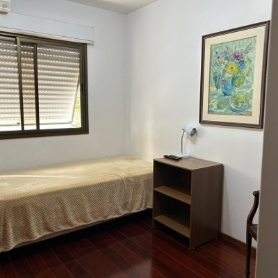 Apartamentos com 208m², 4 quartos, 1 suíte, 2 garagens, no bairro Agronômica em Florianópolis