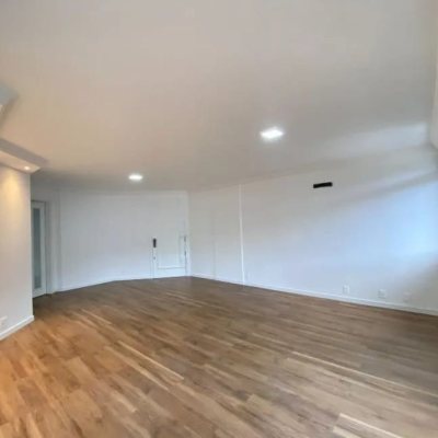 Apartamentos com 157m², 3 quartos, 3 suítes, 2 garagens, no bairro Centro em Florianópolis