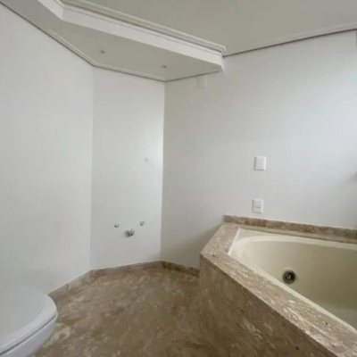 Apartamentos com 157m², 3 quartos, 3 suítes, 2 garagens, no bairro Centro em Florianópolis