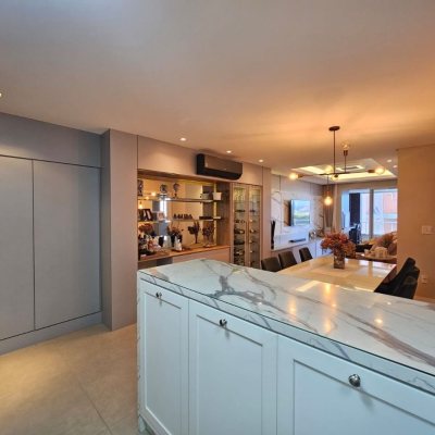 Apartamentos com 107m², 3 quartos, 1 suíte, 2 garagens, no bairro Campinas em São José