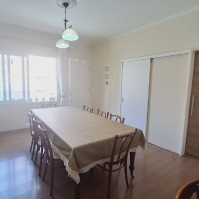 Casa Residencial com 185m², 4 quartos, 1 suíte, 2 garagens, no bairro Capoeiras em Florianópolis