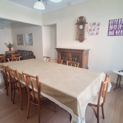 Casa Residencial com 185m², 4 quartos, 1 suíte, 2 garagens, no bairro Capoeiras em Florianópolis