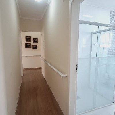 Casa Residencial com 185m², 4 quartos, 1 suíte, 2 garagens, no bairro Capoeiras em Florianópolis