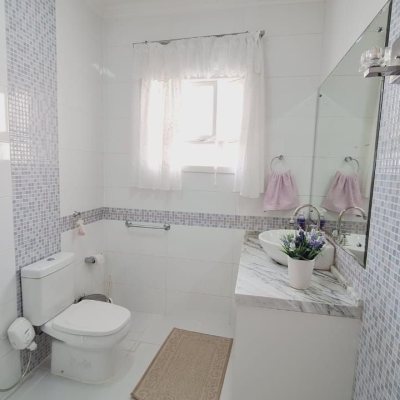 Casa Residencial com 185m², 4 quartos, 1 suíte, 2 garagens, no bairro Capoeiras em Florianópolis