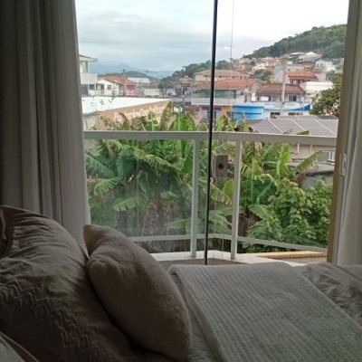 Sobrado Residencial com 92m², 3 quartos, 1 garagem, no bairro Forquilhas em São José