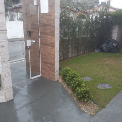 Sobrado Residencial com 92m², 3 quartos, 1 garagem, no bairro Forquilhas em São José