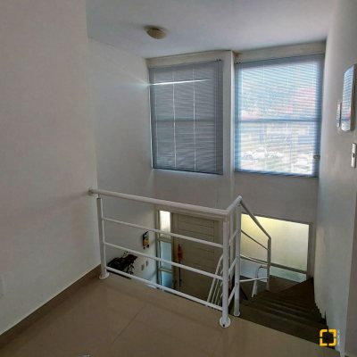 Casa Residencial com 99m², 2 quartos, 2 suítes, 2 garagens, no bairro Ribeirão Da Ilha em Florianópolis