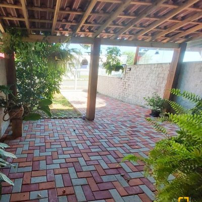 Casa Residencial com 99m², 2 quartos, 2 suítes, 2 garagens, no bairro Ribeirão Da Ilha em Florianópolis
