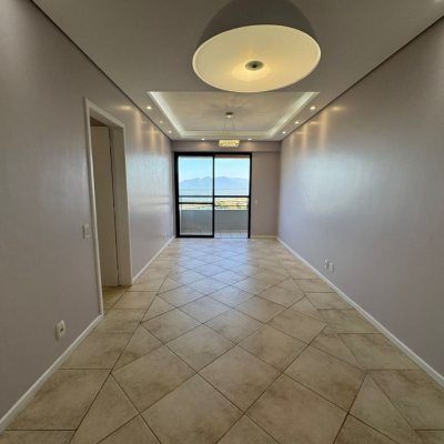 Apartamentos com 81m², 3 quartos, 1 suíte, 2 garagens, no bairro Centro em Florianópolis