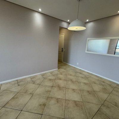 Apartamentos com 81m², 3 quartos, 1 suíte, 2 garagens, no bairro Centro em Florianópolis