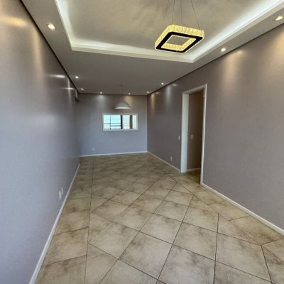 Apartamentos com 81m², 3 quartos, 1 suíte, 2 garagens, no bairro Centro em Florianópolis