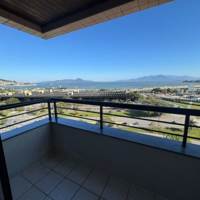 Apartamentos com 81m², 3 quartos, 1 suíte, 2 garagens, no bairro Centro em Florianópolis
