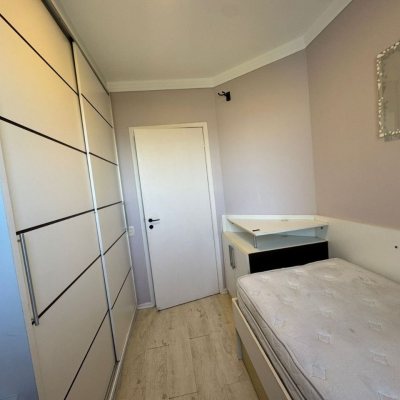 Apartamentos com 81m², 3 quartos, 1 suíte, 2 garagens, no bairro Centro em Florianópolis