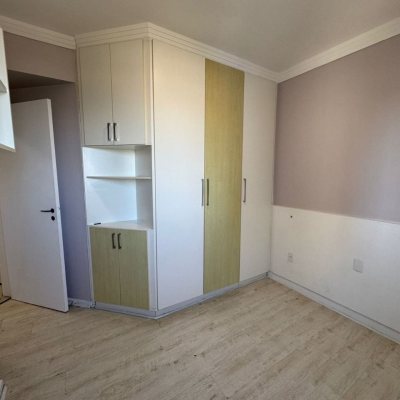 Apartamentos com 81m², 3 quartos, 1 suíte, 2 garagens, no bairro Centro em Florianópolis