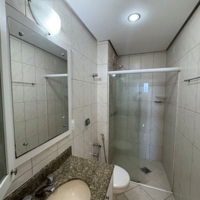 Apartamentos com 81m², 3 quartos, 1 suíte, 2 garagens, no bairro Centro em Florianópolis