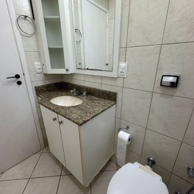 Apartamentos com 81m², 3 quartos, 1 suíte, 2 garagens, no bairro Centro em Florianópolis